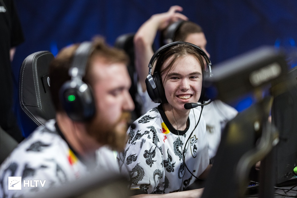 特别是在与 特别是在与